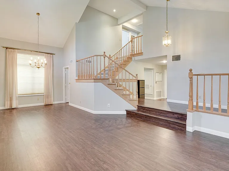 2816 Mellow Breeze St — Photo 2