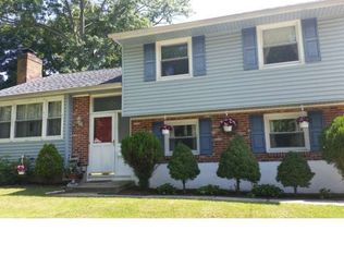 17 Stonegate Dr, Eastampton, NJ 08060