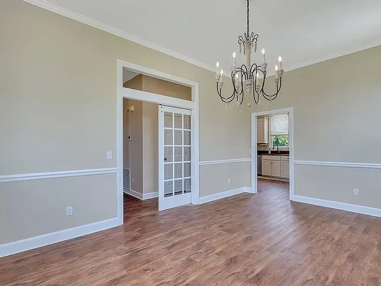 5021 Riverside Dr — Photo 7