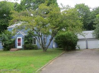 1 Topanemus Ln, Freehold, NJ 07728