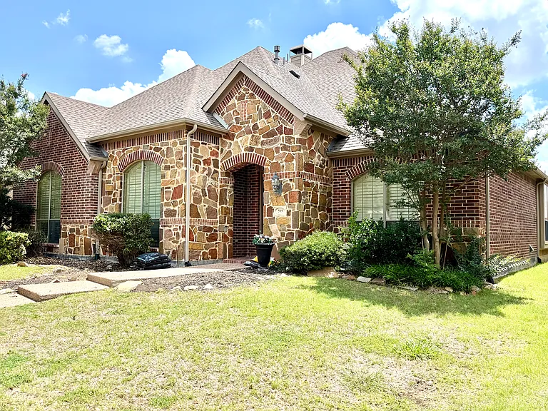 509 S Hampton Ct — Photo 2