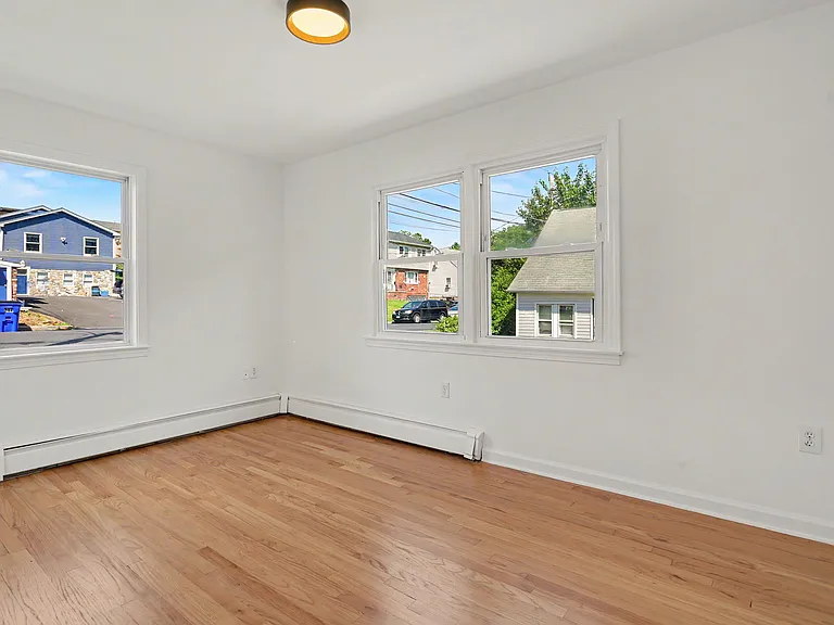291 Berkeley Rd — Photo 11