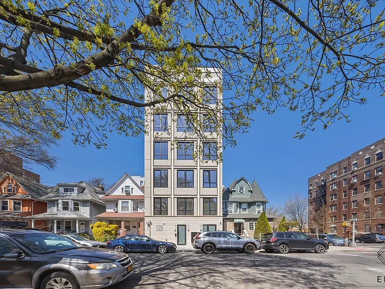 105 Hawthorne St #4A — Photo 22