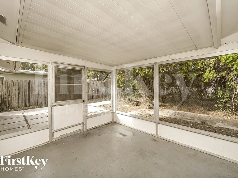 8215 Winthrop Dr — Photo 14