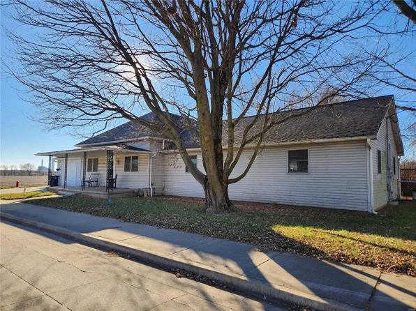 404 Cundiff St, Coffeen, IL 62017