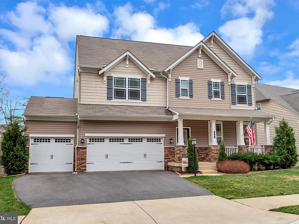 1st image of 28 Wagoneers Ln