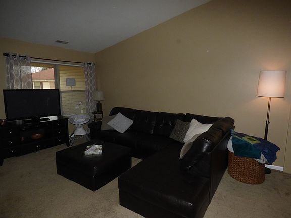 3rd image of 61117 Greenwood Dr #1