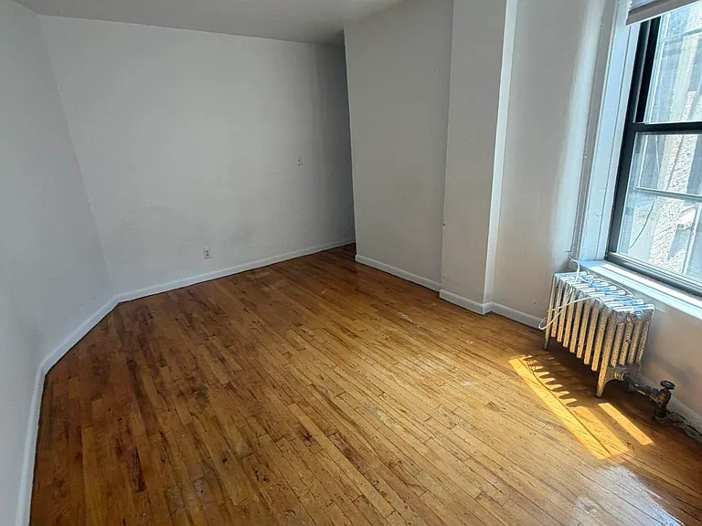 1642 Lexington Ave #16 — Photo 2