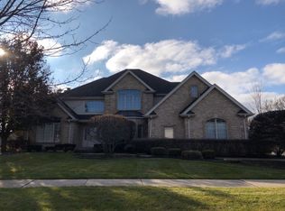 10728 Raccoon Curv, Orland Park, IL 60467