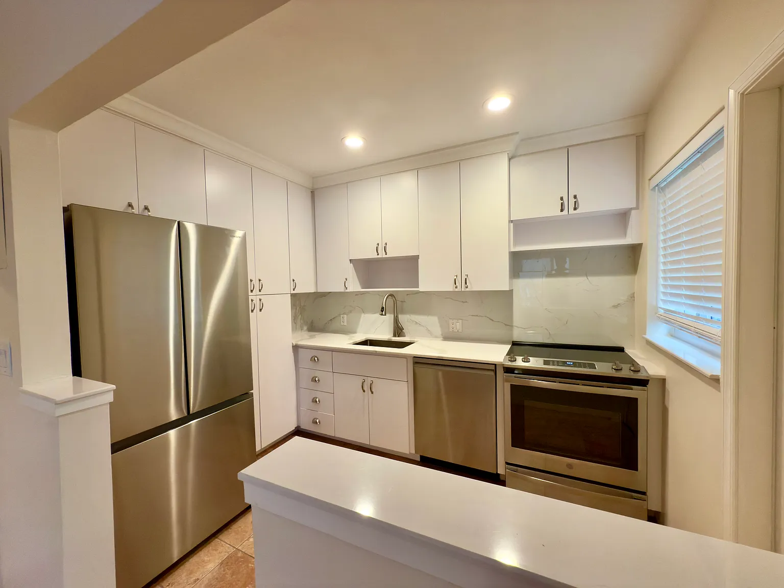 2 bed, 1131 sqft, $3,500 — Photo 2