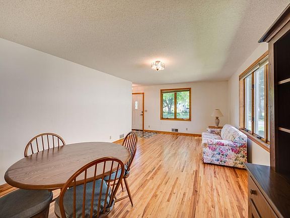 3rd image of 4884 Stewart Ave