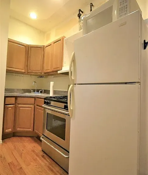 534 W 50th St #5A — Photo 5