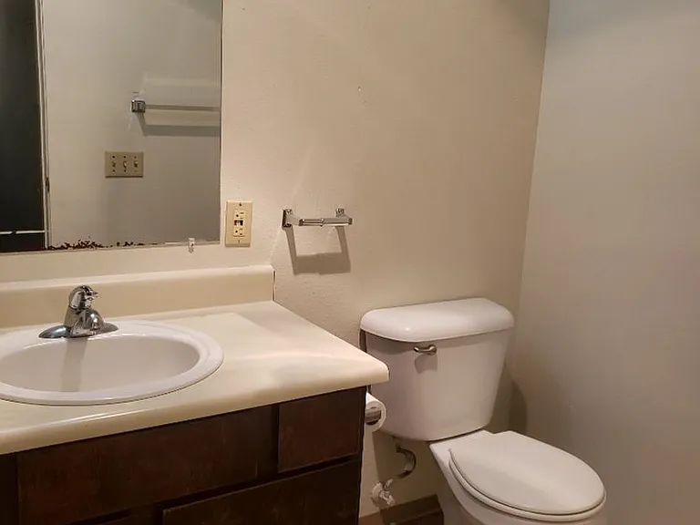 330 Independence Cir — Photo 7