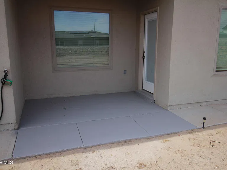 620 Adrian Arellano St W — Photo 92