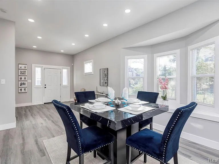 2513 Concord St — Photo 8