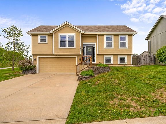 2nd image of 101 Bridgeport Dr