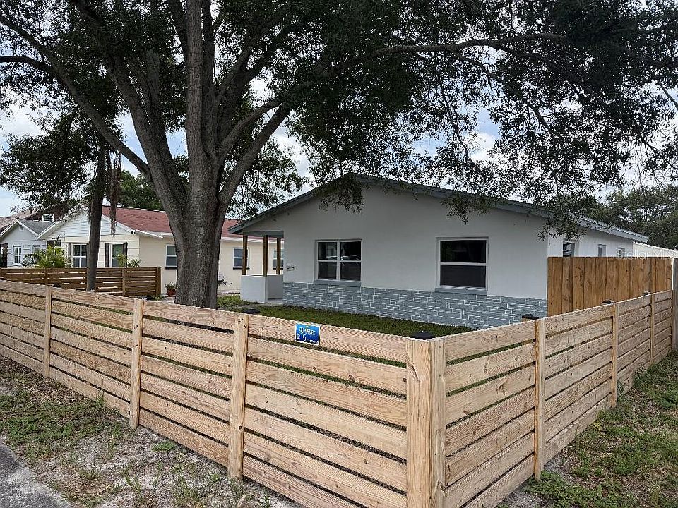 1st image of 632 89TH AVENUE N