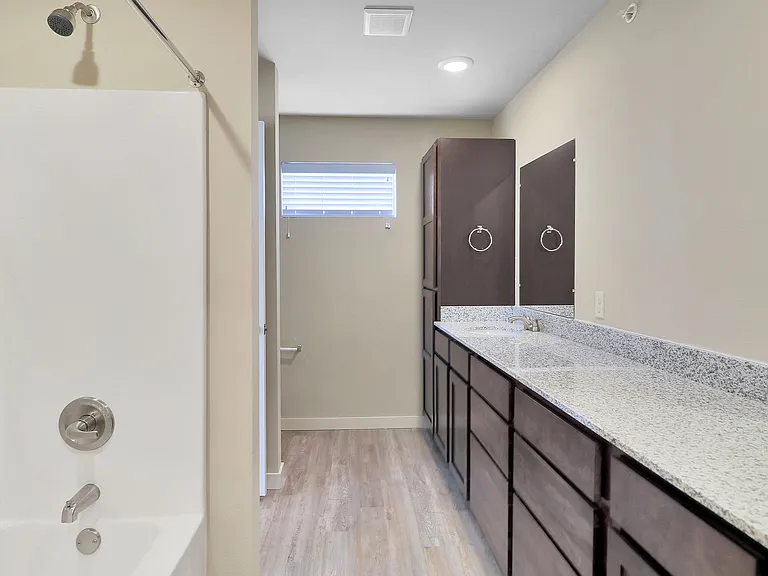 The Reserve at Chaffee Crossing Apartment Homes & Townhomes — Photo 33