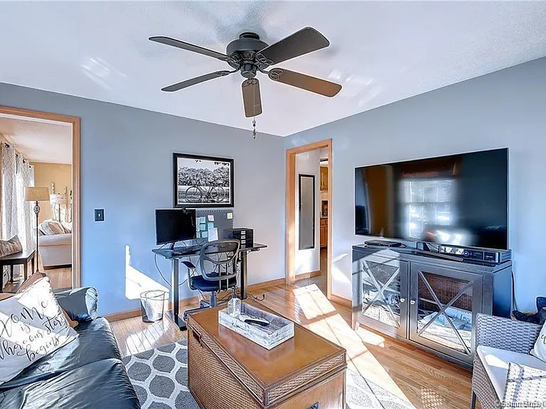 18 Rockwell Ct — Photo 8