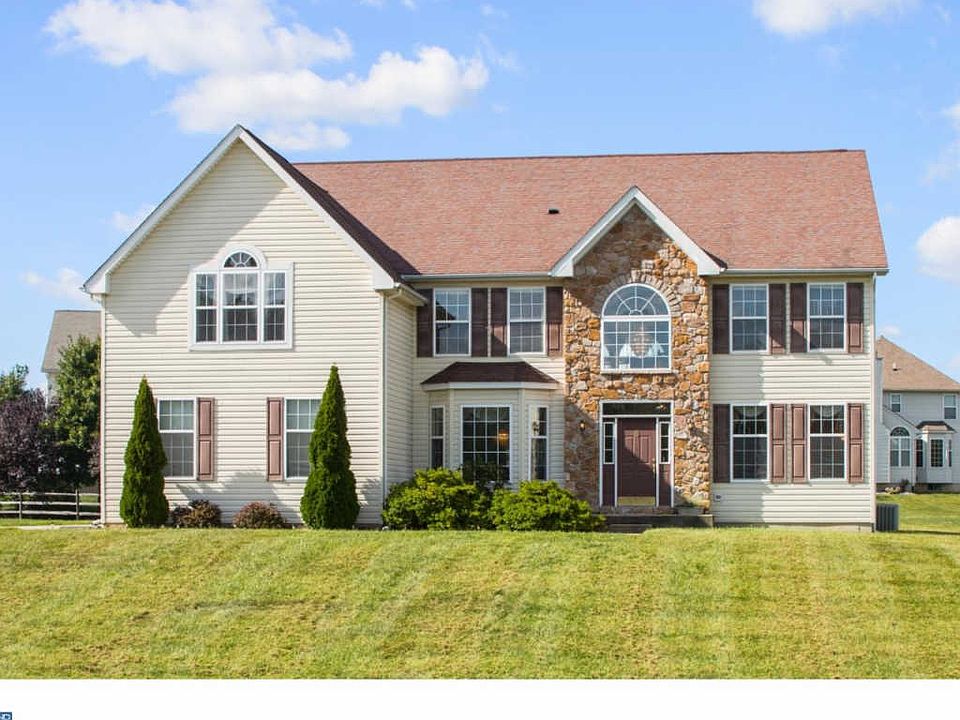 1st image of 8 E Abbey Dr