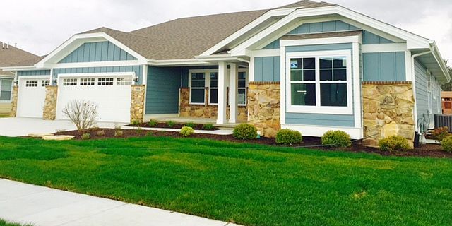 1st image of 580 S Poplar Cir
