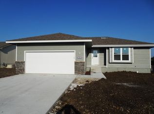 4303 SE Meadow Trl, Topeka, KS 66609