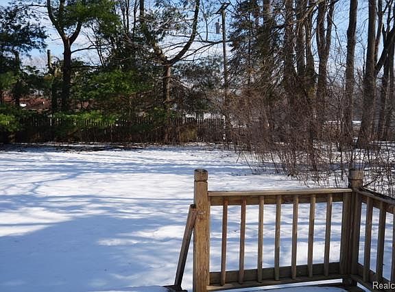 4th image of 1890 Welch Rd