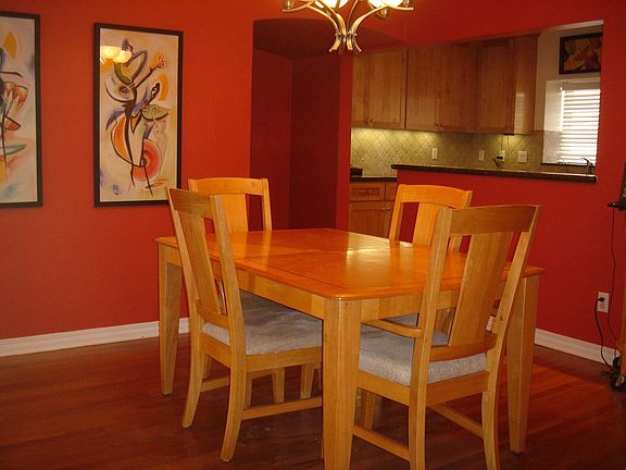 Designer Dining Rm opens to Kitchen