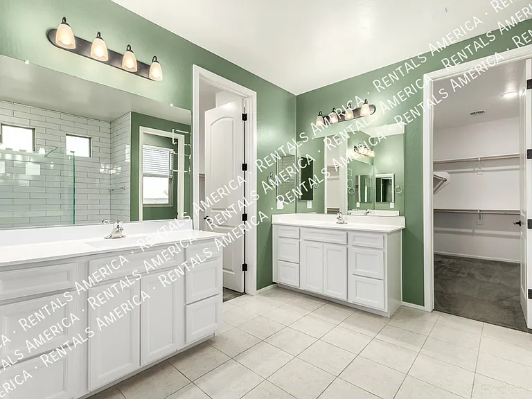 13695 N 145th Dr — Photo 32