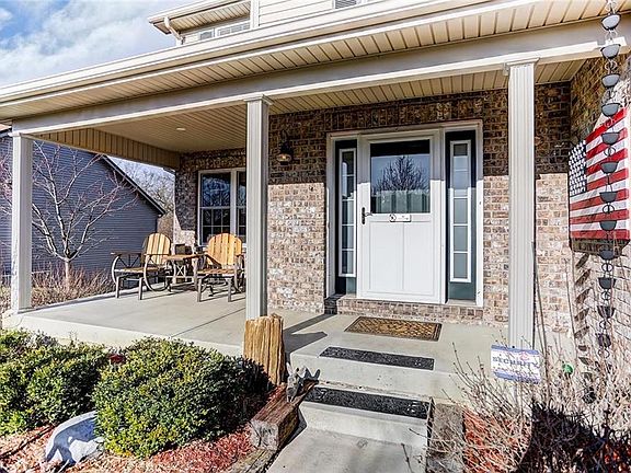 3rd image of 3833 Berrywood Dr