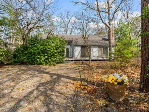 213 Fells Pond Road, Mashpee, MA 02649