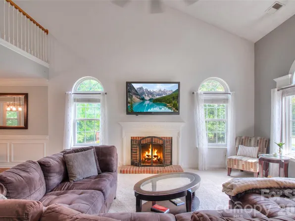 7800 Kingston Dr, Waxhaw, NC 28173