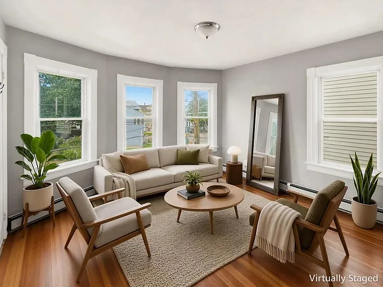 362 Weeden St — Photo 3