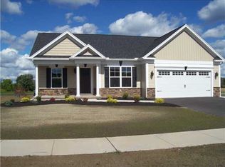 2 Lantana Ln, Rochester, NY 14612