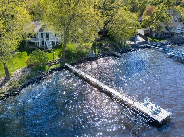 1834 Camelot Dr, Madison, WI 53705