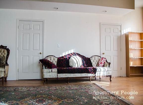 5th image of 4400 N Milwaukee Ave #1A