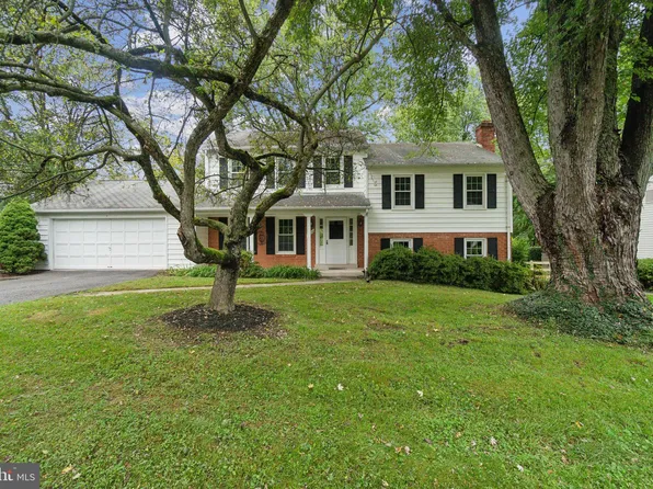 19500 Dubarry Dr, Brookeville, MD 20833