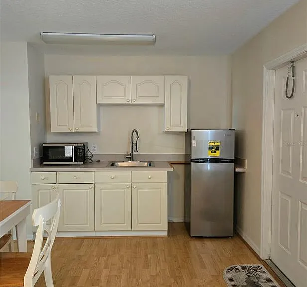 223 Washington Palm Loop #B — Photo 4