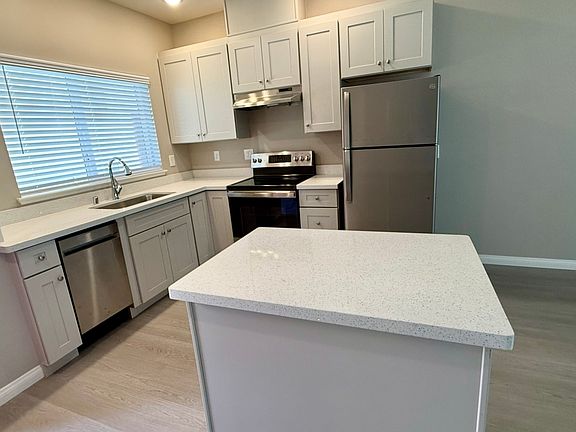 2nd image of 1724 Sunnyhills Dr #1B-1Ba-583Sqft