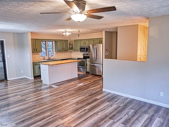 2nd image of 11371 Sagebrush Ave NE