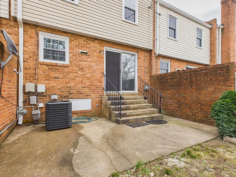 2222 Brightmoor Ct — Photo 15