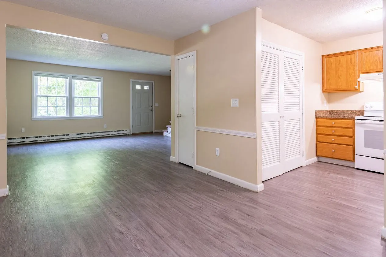 Yarmouth Green Apartment Homes — Photo 4