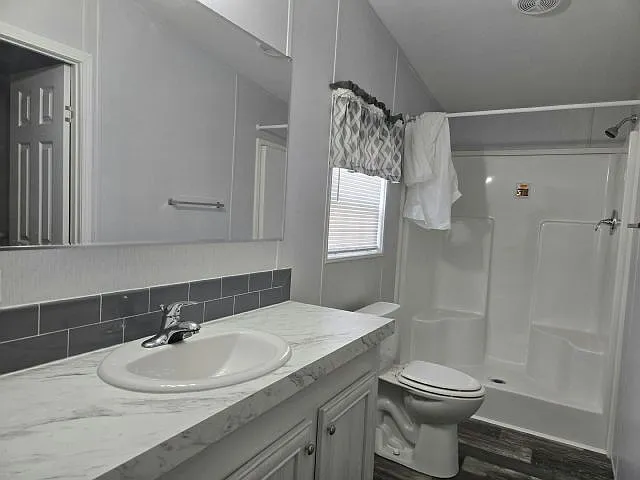 3 bed, 2.0 bath, 1120 sqft, $2,215 — Photo 3
