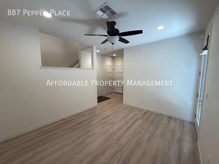 887 Pepper Pl — Photo 3