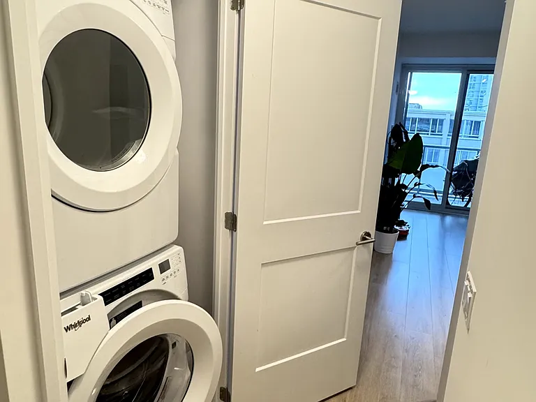 50 Dunfield Ave N #1213 — Photo 5