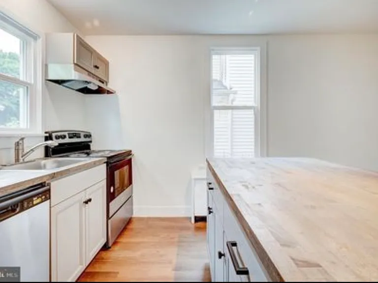 246 Park St — Photo 11