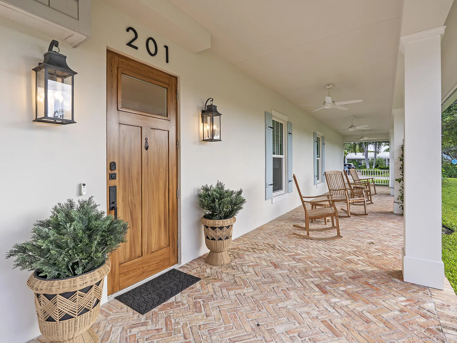 3 bed, 4.0 bath, 2956 sqft, $25,000 — Photo 3