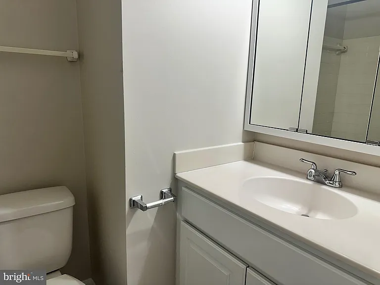 4847 Chevy Chase Dr #172 — Photo 35
