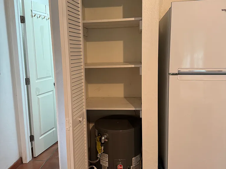 5053 SW 58th Ave #5 — Photo 9