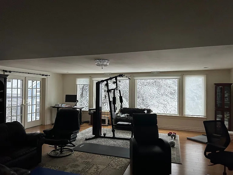 10 Cortland Dr — Photo 3